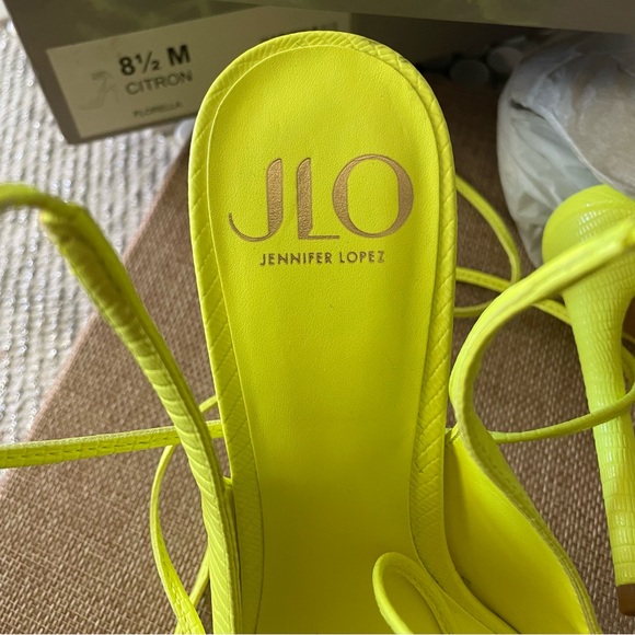 JLO Neon Green Shoes 8.5, Citron Florella Jennifer Lopez, ankle tie high heels - Picture 5 of 8